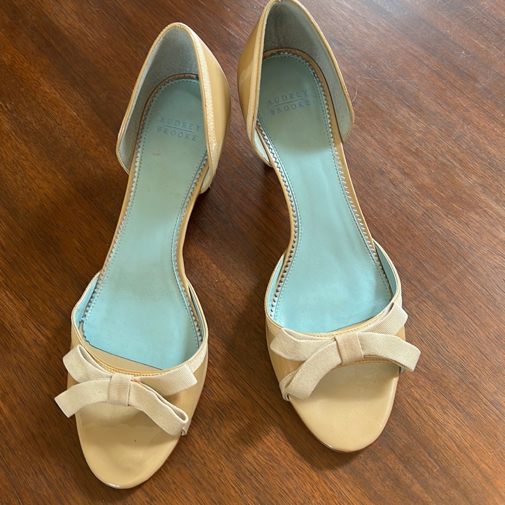 Audrey Brooke tan patent kitten heel d’Orsay shoes